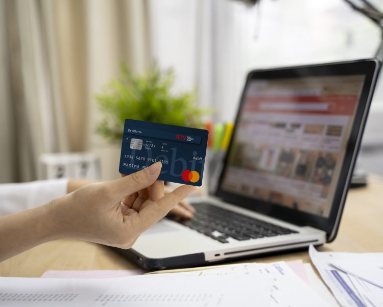 Debitkarte für Online Shopping