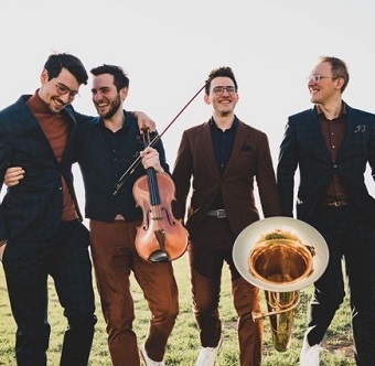 4 Musiker mit einem Instrument