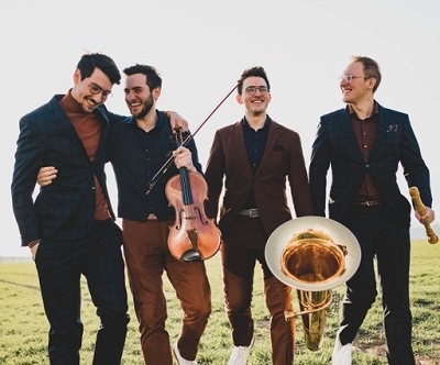 4 Musiker mit einem Instrument
