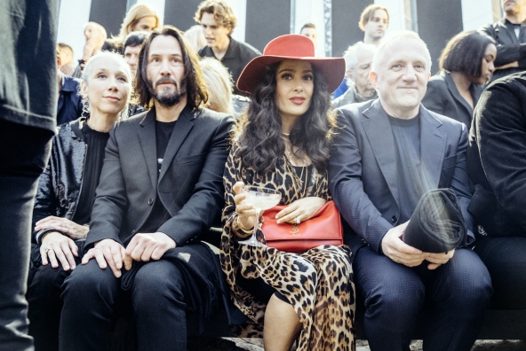 Foto von Salma Hayek, Keanu Reeves und weiteren Personen, aufgenommen von Rainer Hosch im Jahr 2019